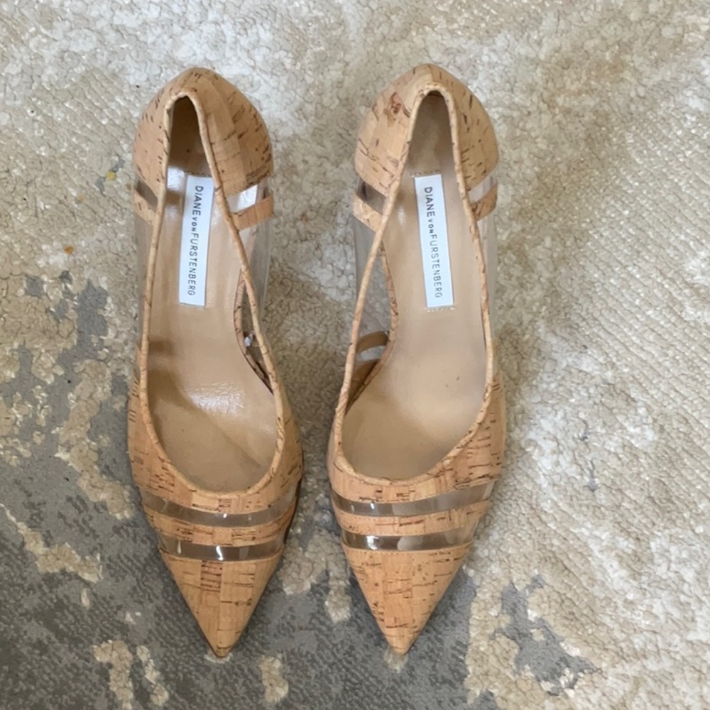 Diane Von Furstenberg Tan Heels with Elegant Cutouts